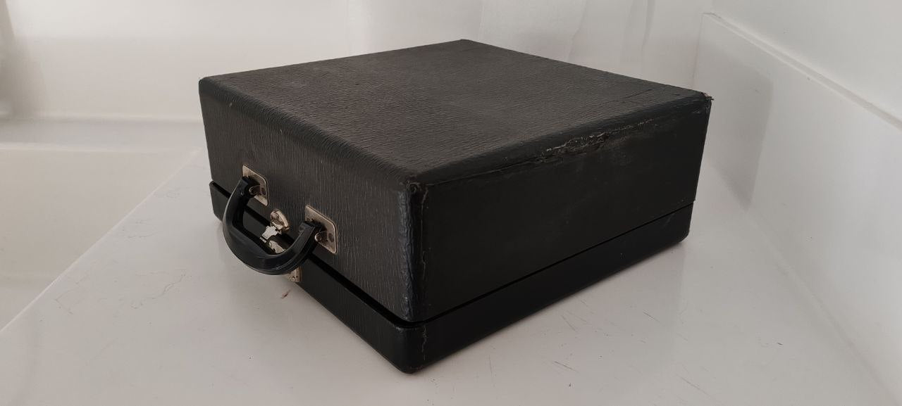 Vintage Smith Corona Portable Typewriter with Case – Turkish Keyboard – Fully Functional – Midcentury Classic