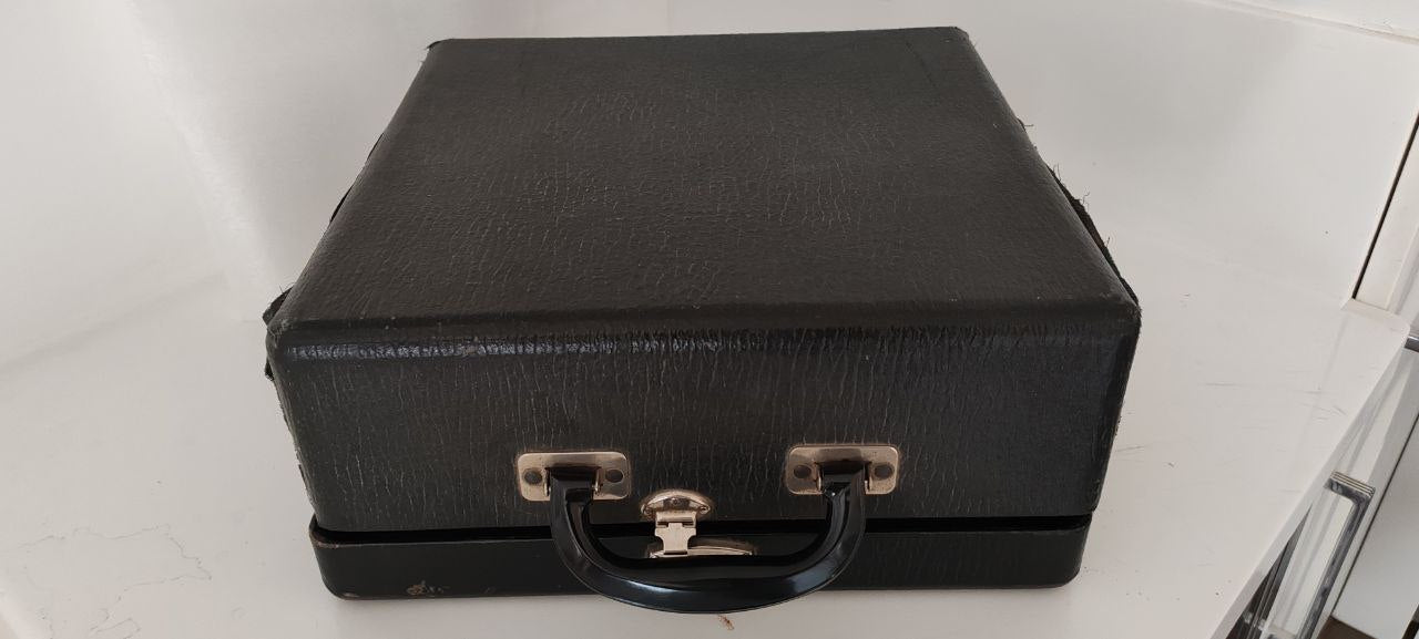 Vintage Smith Corona Portable Typewriter with Case – Turkish Keyboard – Fully Functional – Midcentury Classic