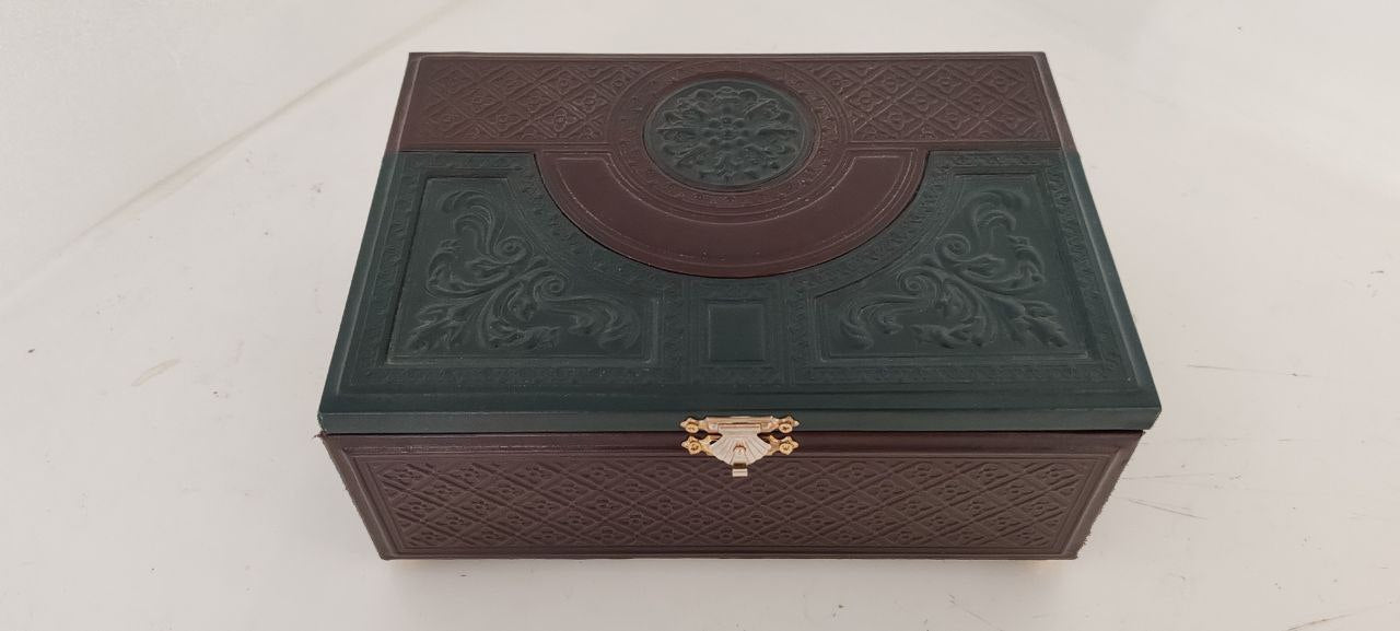 Makey Luxury Jewelry Box – Handcrafted with Leather & Suede – 22x15x9 cm