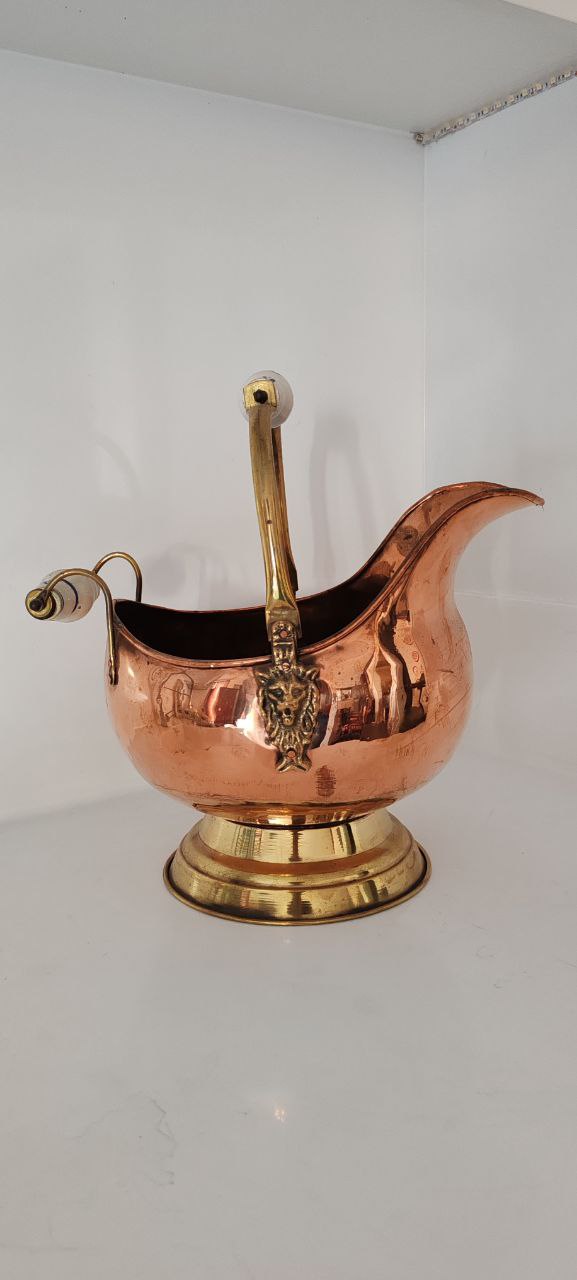 Delft Handle Dutch Copper Coal Scuttle with Brass Lion Mounts