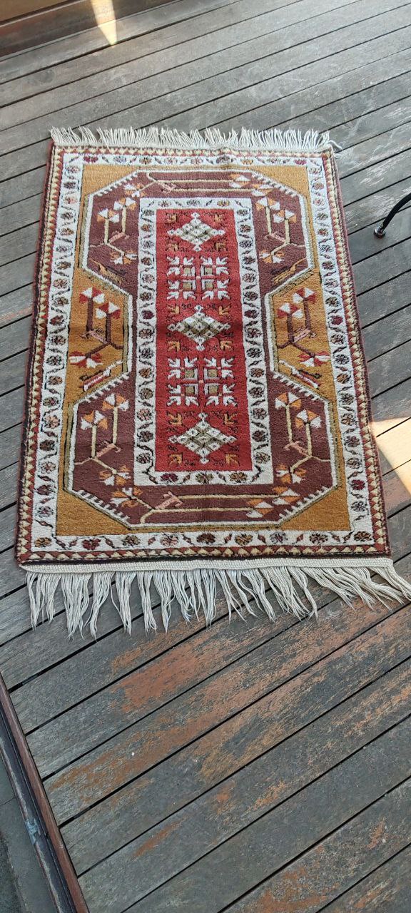 Vintage Turkish Milas Rug – 130x90 cm – Geometric Prayer Motif