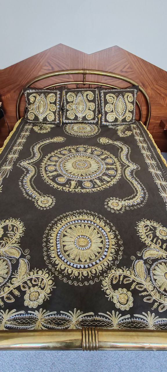 Vintage Embroidered Bedspread Set – 140x210 cm – Yellow & Brown with Pillows