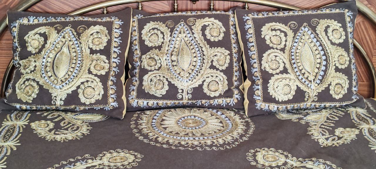 Vintage Embroidered Bedspread Set – 140x210 cm – Yellow & Brown with Pillows