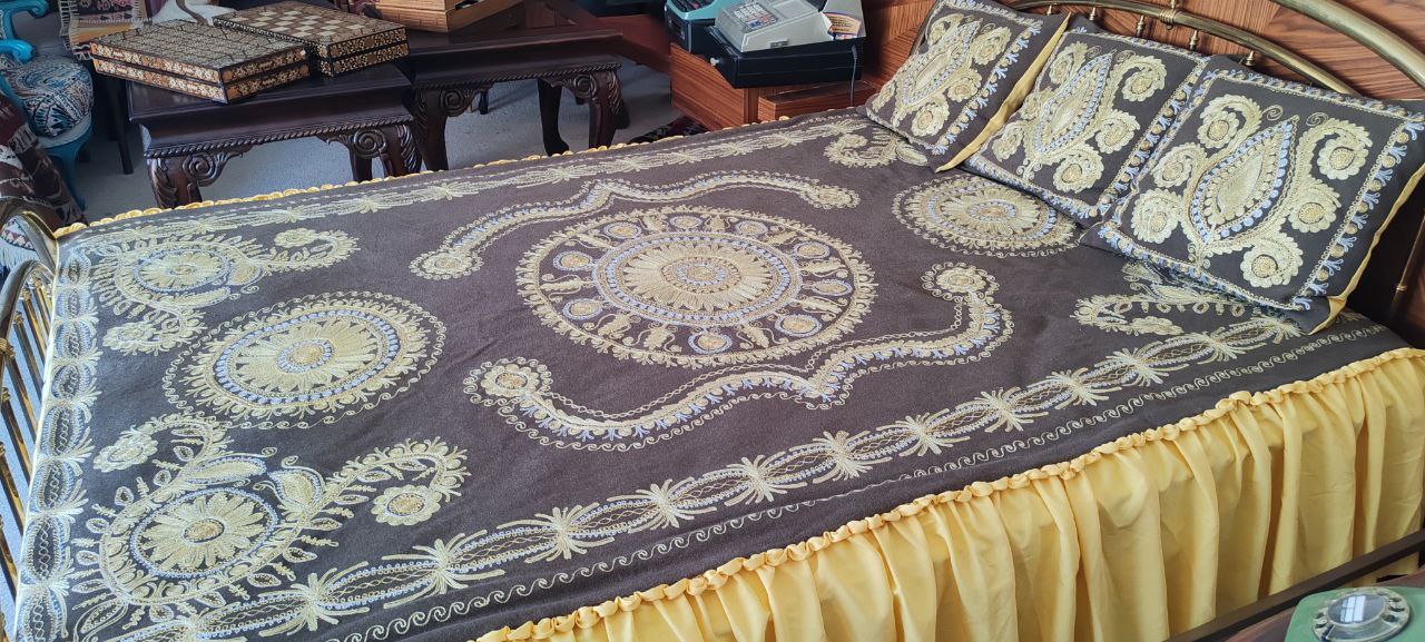 Vintage Embroidered Bedspread Set – 140x210 cm – Yellow & Brown with Pillows