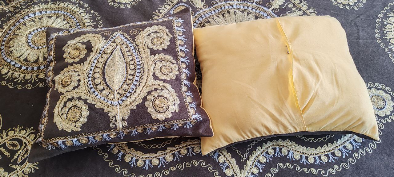 Vintage Embroidered Bedspread Set – 140x210 cm – Yellow & Brown with Pillows