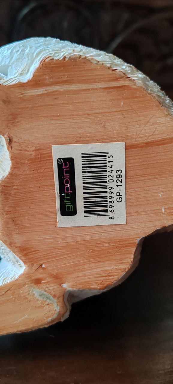 Realistic Beagle Dog Statue – GiftPoint Resin Figurine – 28x20 cm