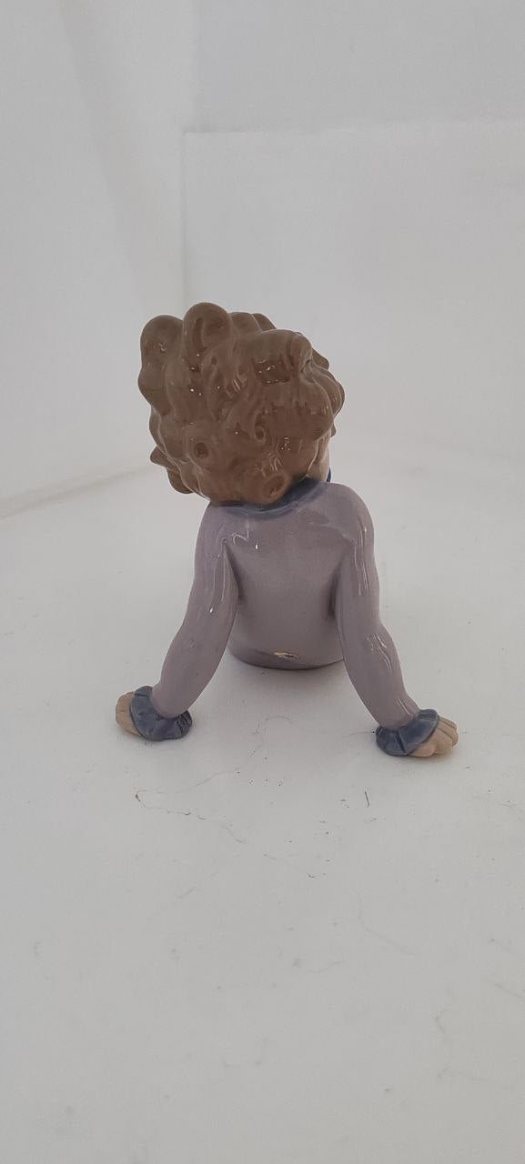 Vintage Lladro Baby Figurine – 'Pacifier Baby' – Handcrafted in Spain – 12 cm