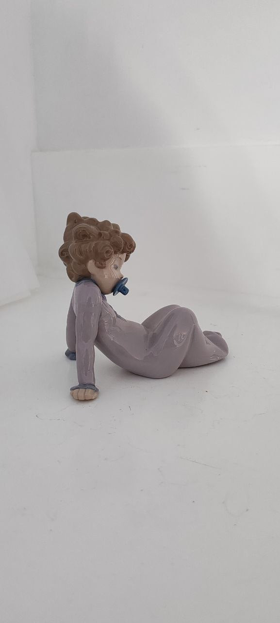Vintage Lladro Baby Figurine – 'Pacifier Baby' – Handcrafted in Spain – 12 cm
