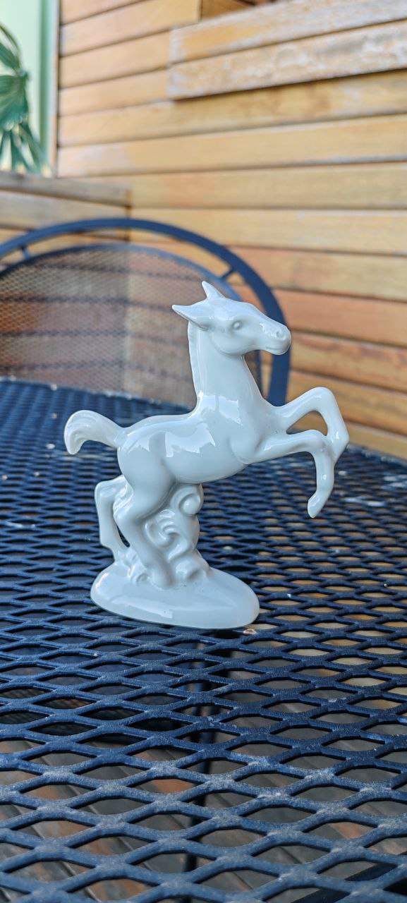 Vintage Wagner & Apel Porcelain Figurine – Rearing Horse – Glossy White – 14 cm