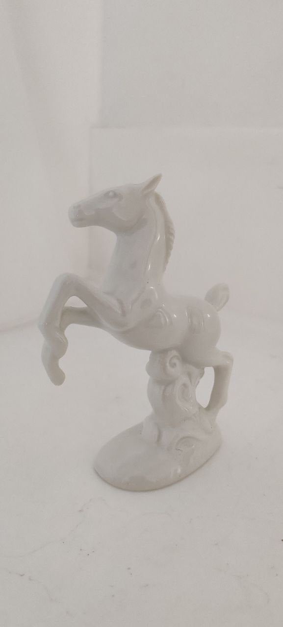 Vintage Wagner & Apel Porcelain Figurine – Rearing Horse – Glossy White – 14 cm