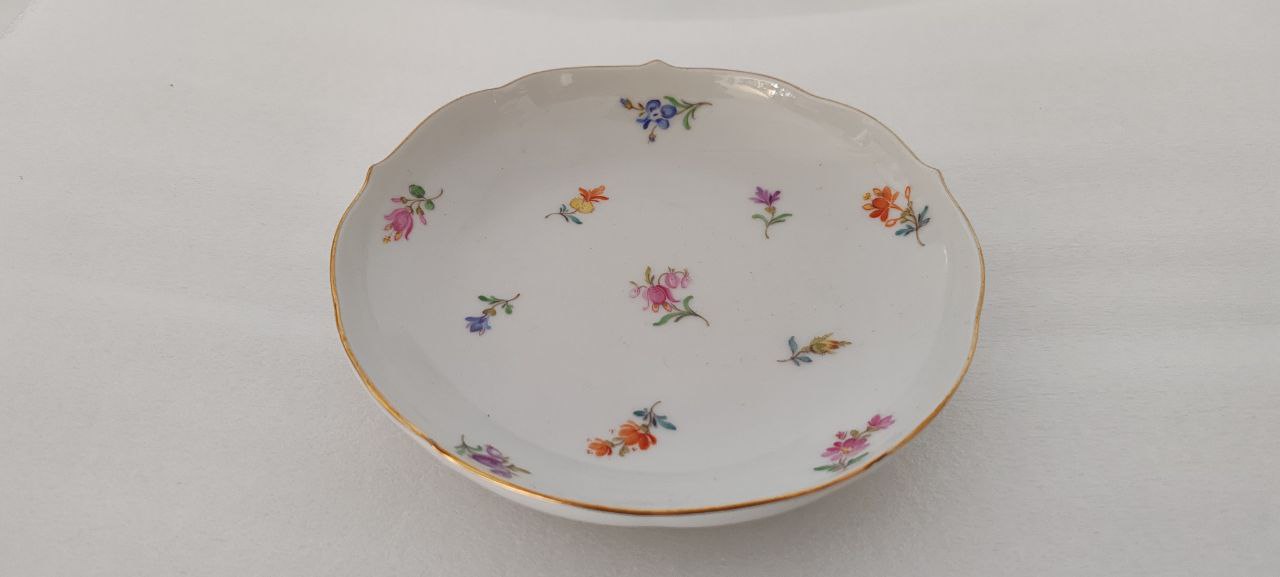 Vintage Meissen Hand-Painted Floral Porcelain Plate – 14cm