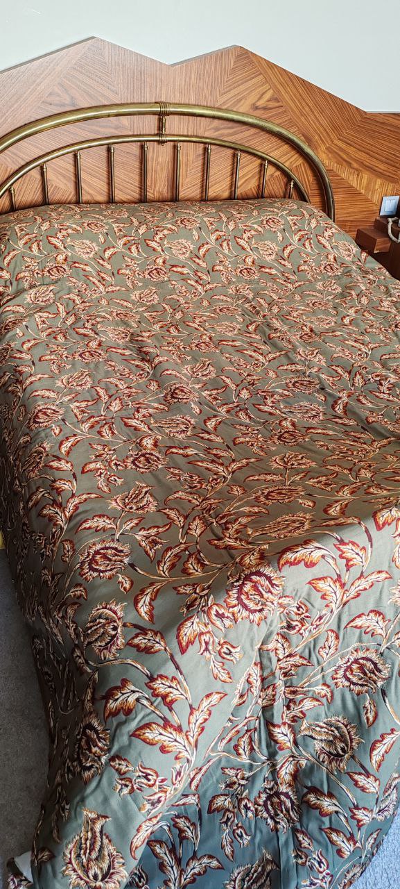 Large Turkish Bedspread with Ottoman Tulip Motif – 220x300 cm