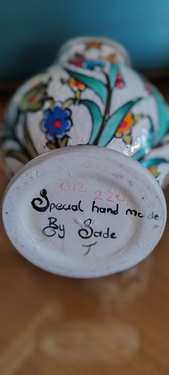 Iznik Ceramic Vase with Pomegranate & Tulip Motifs – Hand-Painted by Sade