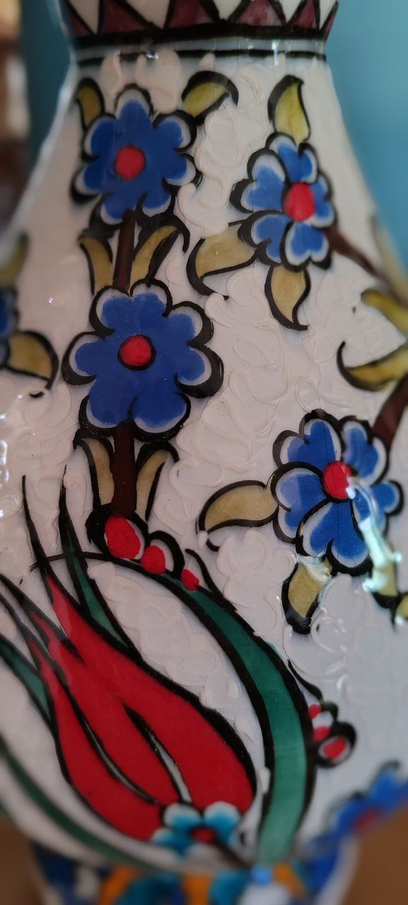 Iznik Ceramic Vase with Pomegranate & Tulip Motifs – Hand-Painted by Sade