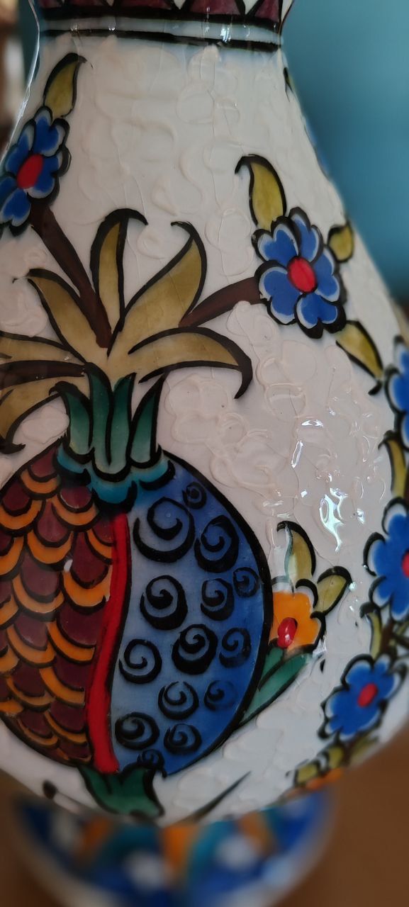 Iznik Ceramic Vase with Pomegranate & Tulip Motifs – Hand-Painted by Sade
