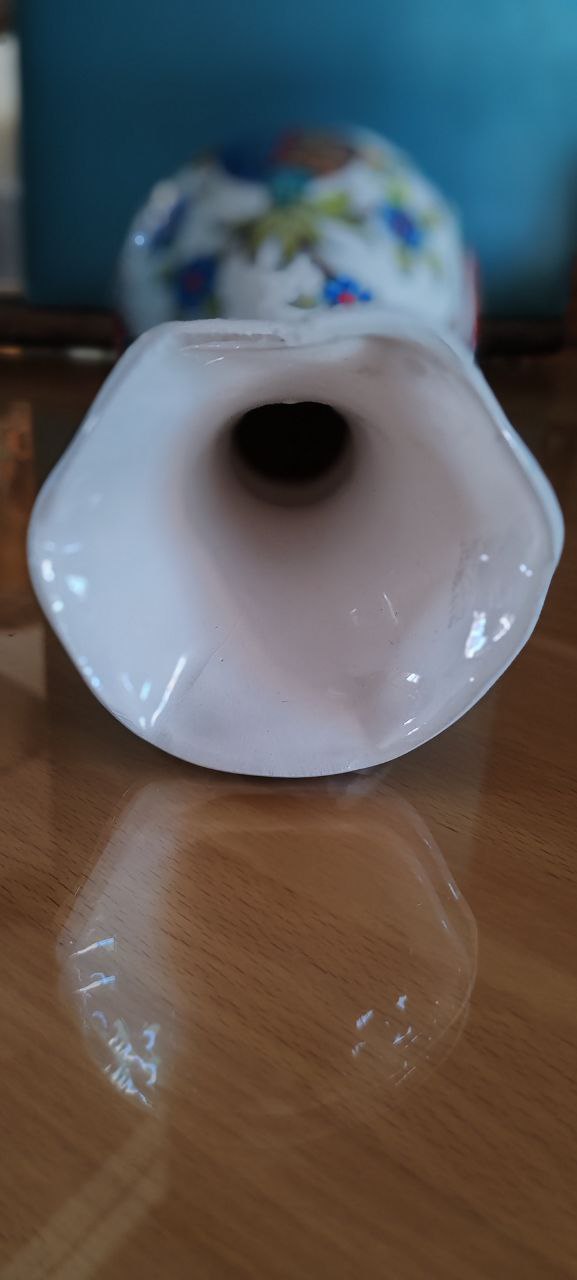 Iznik Ceramic Vase with Pomegranate & Tulip Motifs – Hand-Painted by Sade