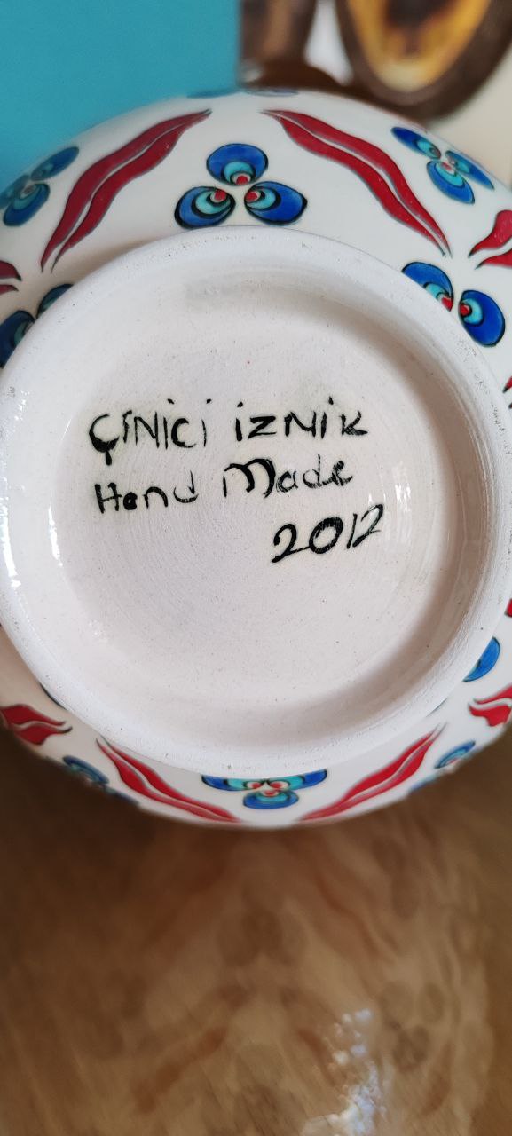 Çinici İznik Hand-Painted 'Gözyaşı' Vase with Galleon Motif – 27x17 cm – 2012