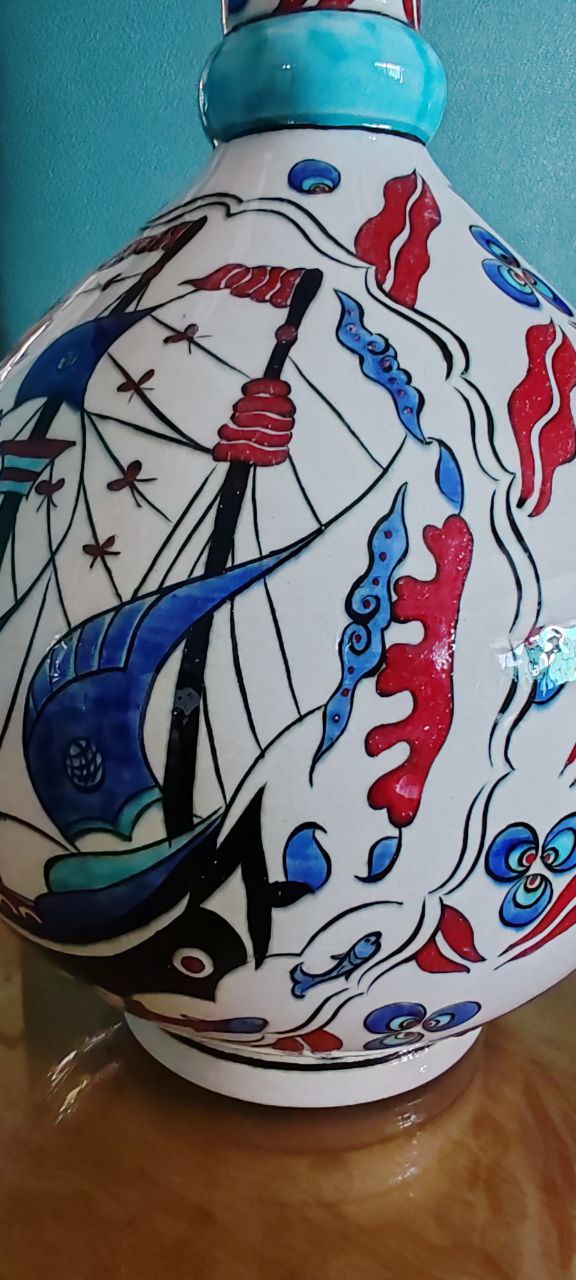 Çinici İznik Hand-Painted 'Gözyaşı' Vase with Galleon Motif – 27x17 cm – 2012