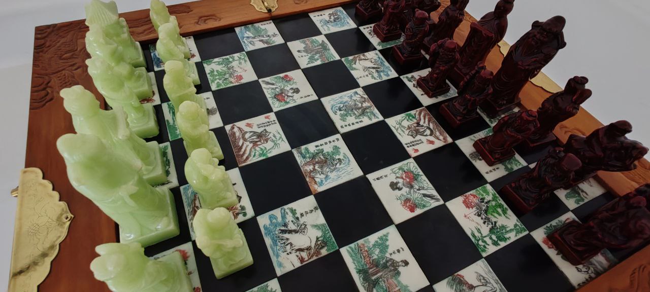 Chinese Soapstone Chess Set with Hand-Painted Board – 46x6 cm, King 9 cm