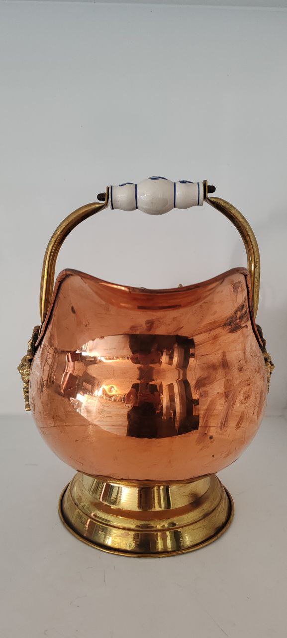 Delft Handle Dutch Copper Coal Scuttle with Brass Lion Mounts