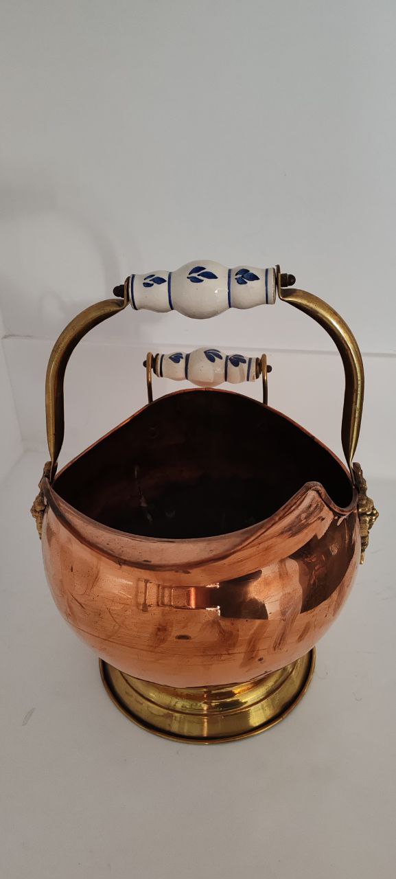 Delft Handle Dutch Copper Coal Scuttle with Brass Lion Mounts