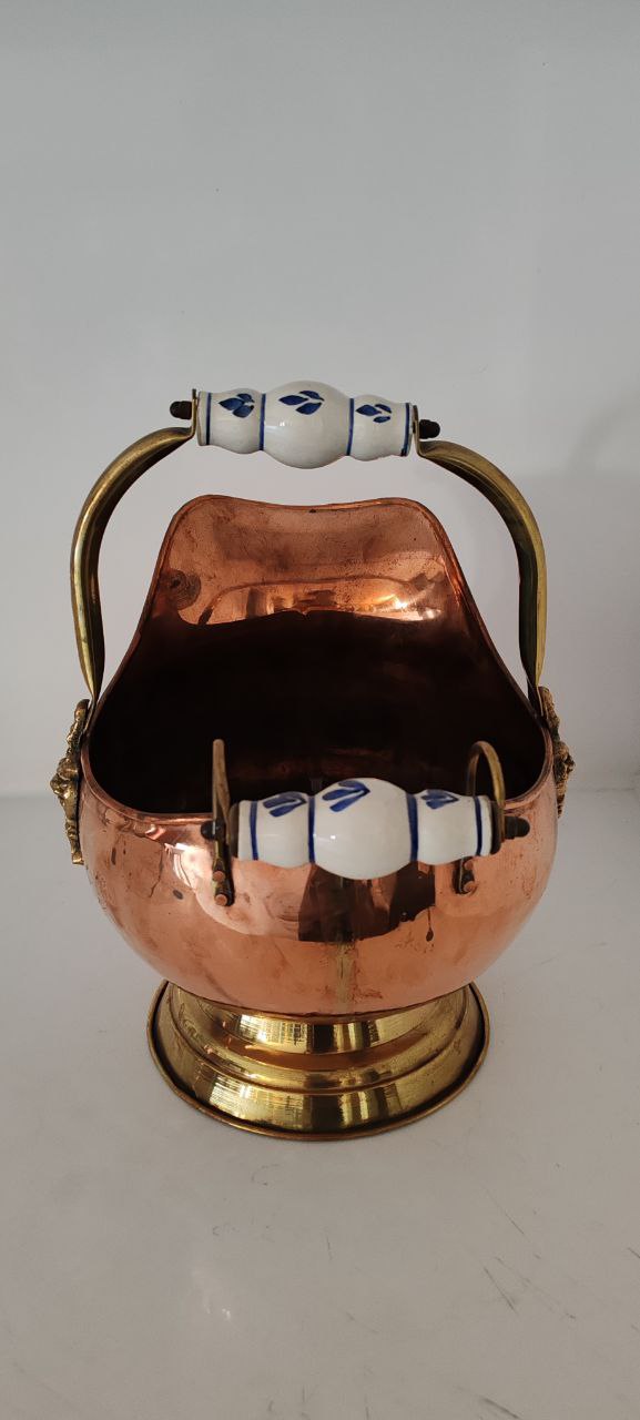 Delft Handle Dutch Copper Coal Scuttle with Brass Lion Mounts