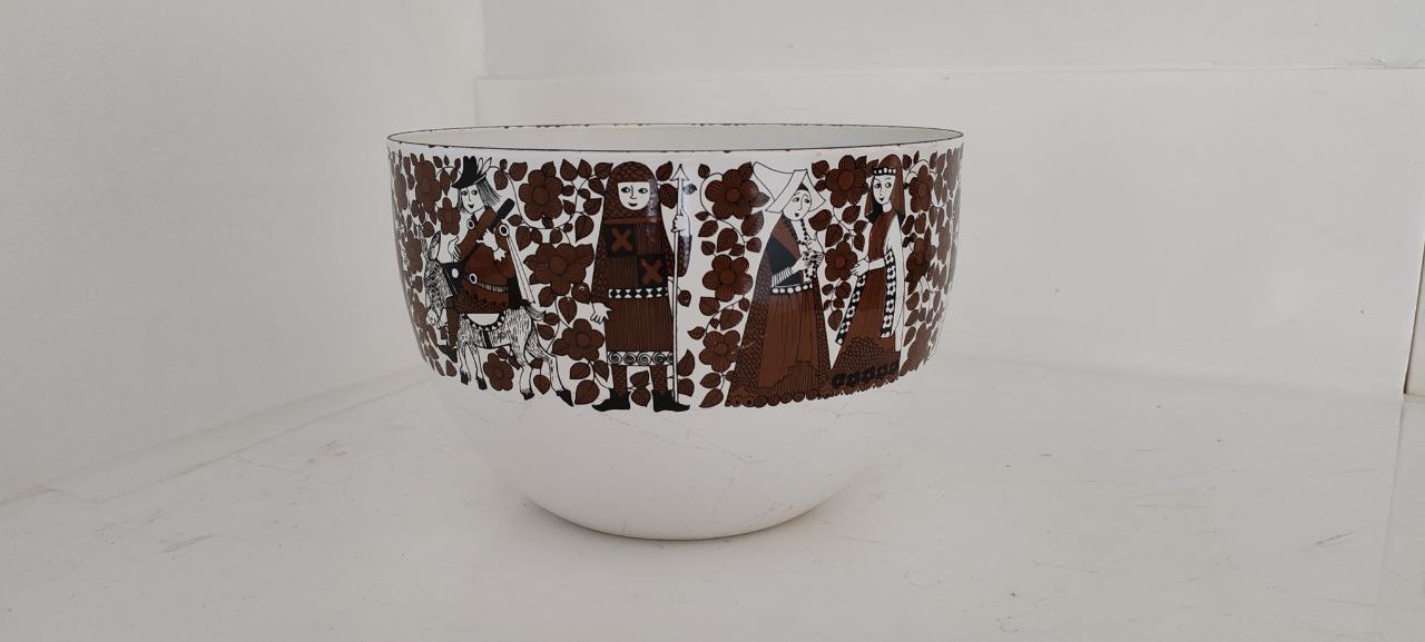 Porcelain-Faced Clown Doll with Fabric Body – 18 cm