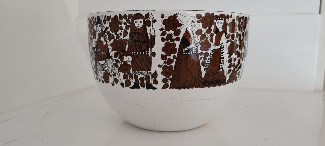 Porcelain-Faced Clown Doll with Fabric Body – 18 cm