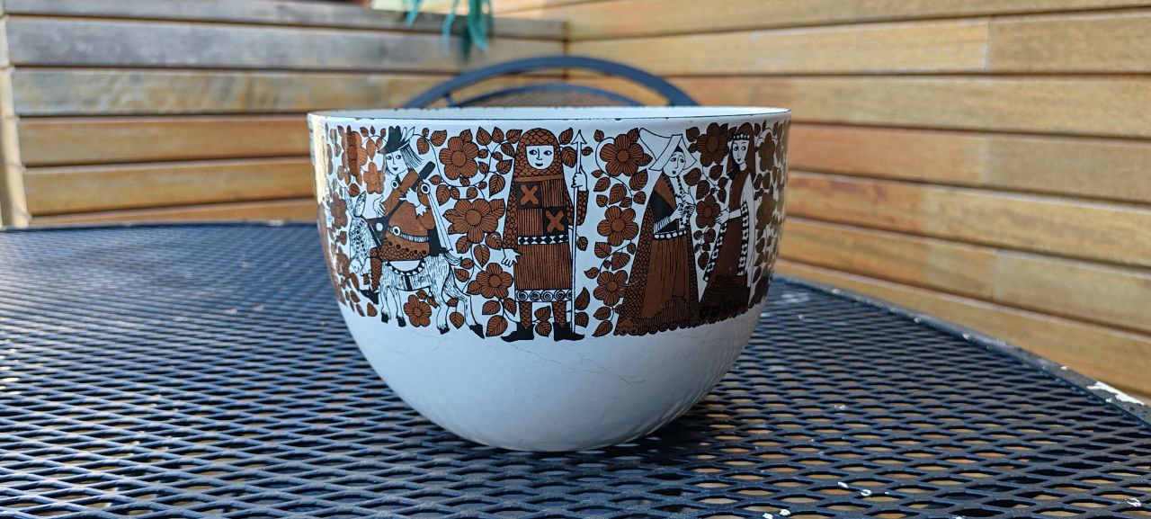 Porcelain-Faced Clown Doll with Fabric Body – 18 cm