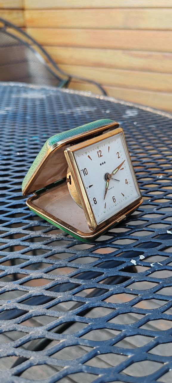 Vintage Foldable Travel Alarm Clock in Green Leather Case – Mechanical Wind-Up