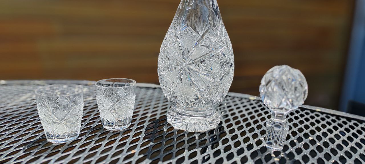 Vintage Cut Crystal Decanter with Stopper and 2 Shot Glasses – Starburst Pattern