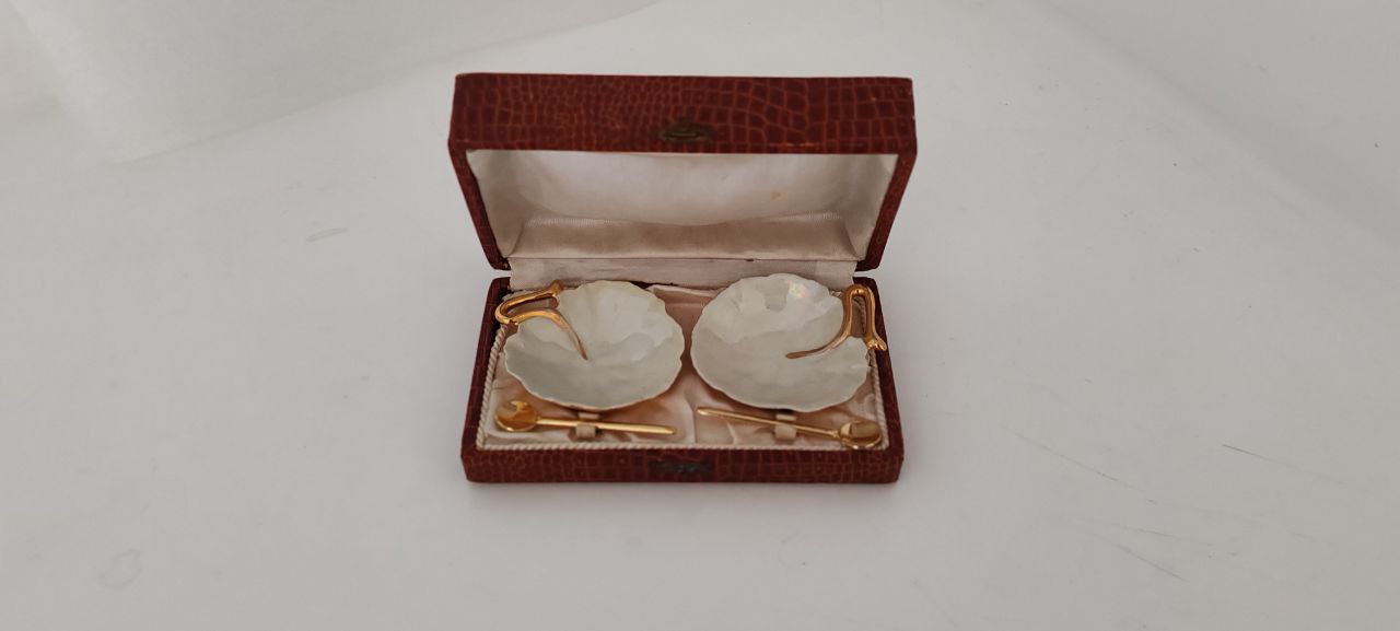 Vintage Limoges France Signed Porcelain & Mother of Pearl Dish Set – Gilded Miniature Server with Spoon – Original Box – 16x9x5 cm