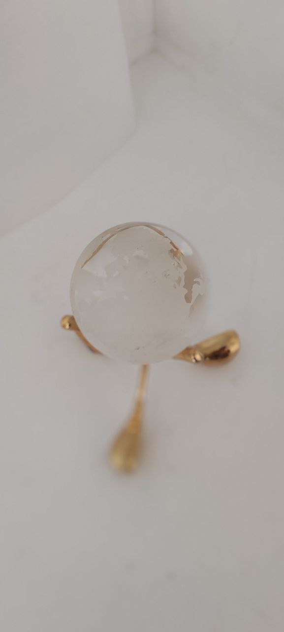 Crystal Globe on Brass Golf Club Stand – Vintage Desk Ornament