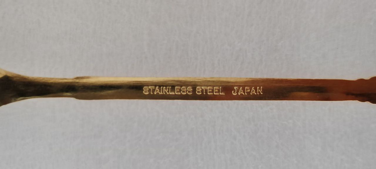 Set of 6 Vintage Japanese Red Enamel Cocktail / Hors d'Oeuvre Forks – 12 cm – Gold-Tone Finish