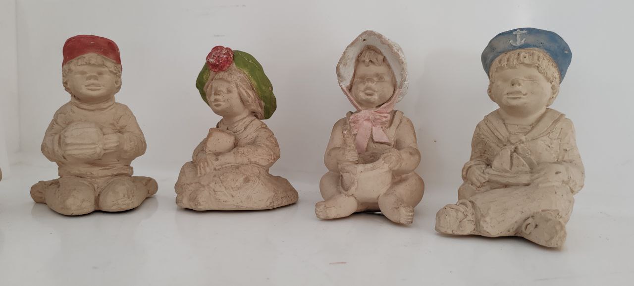 Vintage Austin USA Ceramic Children Figurines – Complete Set of 11 – Hand-Painted Hats – 1980s