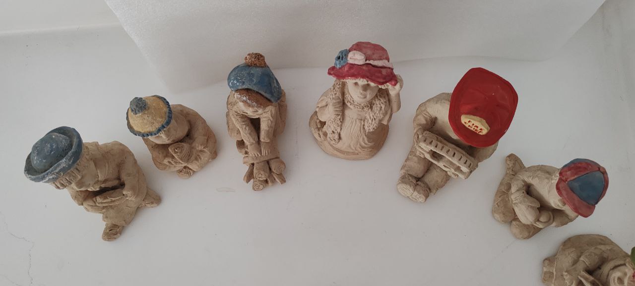 Vintage Austin USA Ceramic Children Figurines – Complete Set of 11 – Hand-Painted Hats – 1980s