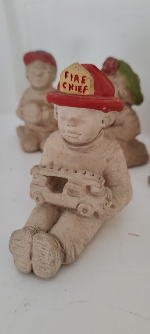 Vintage Austin USA Ceramic Children Figurines – Complete Set of 11 – Hand-Painted Hats – 1980s